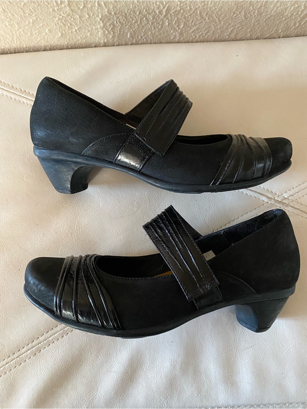 Naot Black Leather Mary Jane Heels with Pleated Strap Professional Office 37 - Picture 7 of 9